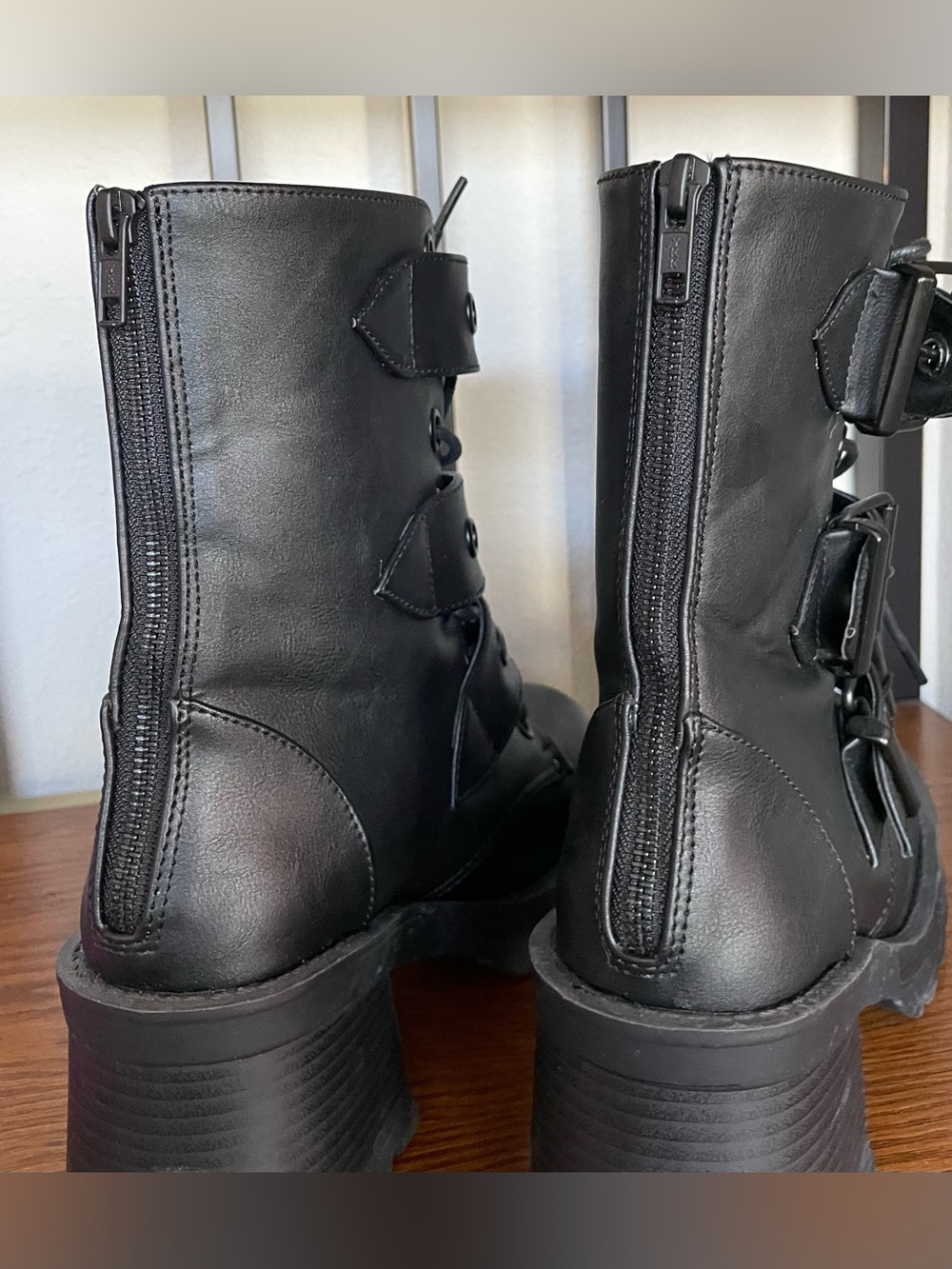 BRATTY 118 Women's Black Chunky Lug Combat Boots Sleek Platform Rear Zipper 8 - Picture 6 of 7